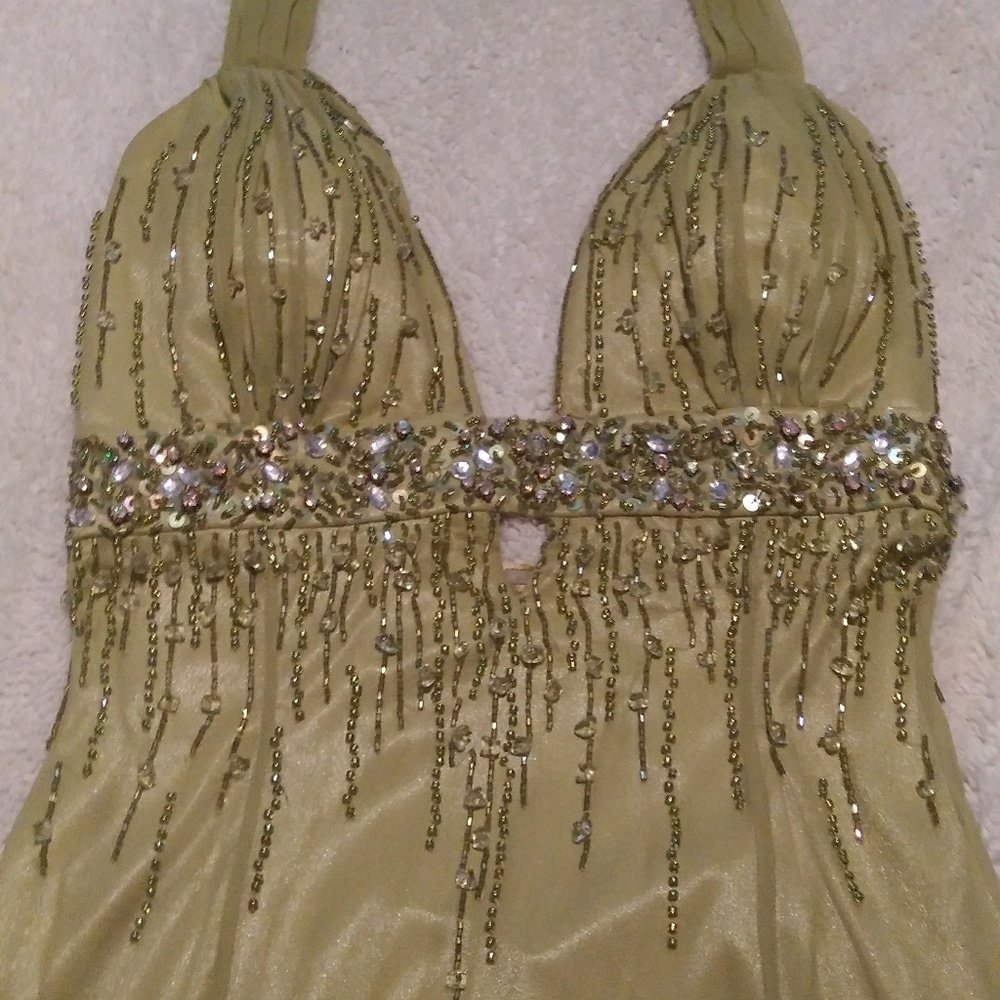Dress - Picture 2 of 4